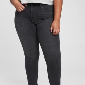 NWT Gap 1969 True Skinny Black Jeans 32T